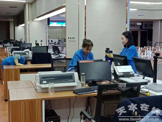 天水市城投公司全力保障市政務大廳揭牌工作(圖)