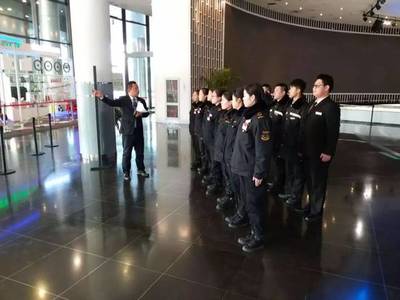 房地集團(tuán)丨春節(jié)堅(jiān)守物業(yè)崗位 服務(wù)萬家團(tuán)圓被點(diǎn)贊