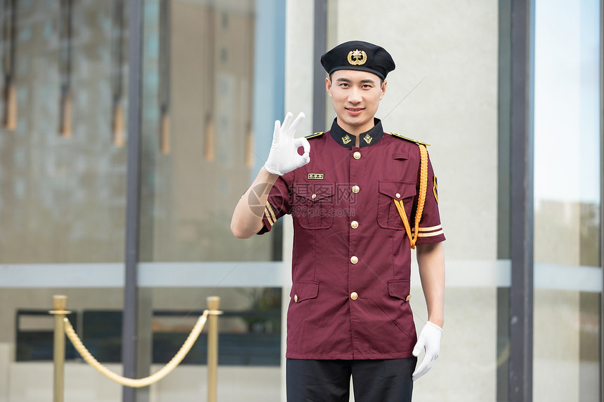 物業(yè)管理保安形象高清圖片下載-正版圖片501670637