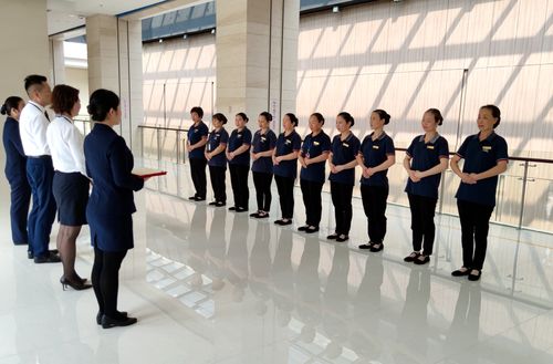 資本市場(chǎng)學(xué)院物業(yè)服務(wù)中心房務(wù)部開展"中式鋪床"技能比武