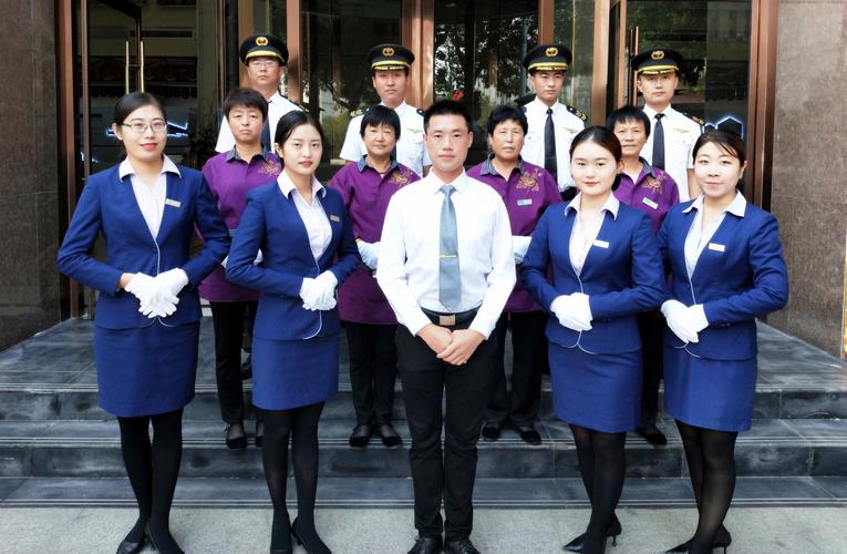 綠地物業(yè) 用匠心鑄就優(yōu)質(zhì)服務(wù)，以誠(chéng)信構(gòu)建雅致生活